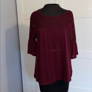 Burgundy short sleeve lace top